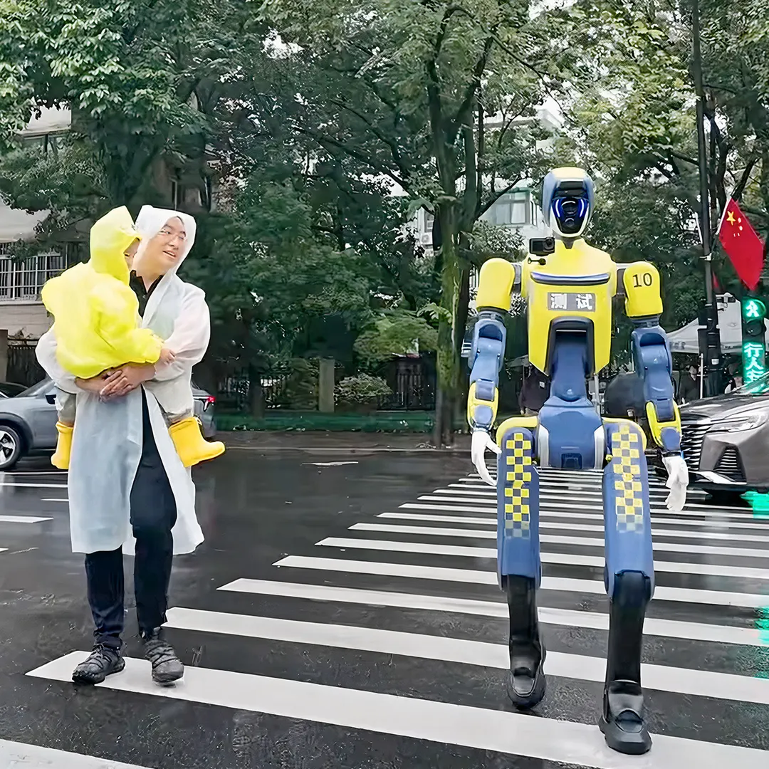 DEEP Robotics испытала человекоподобных роботов DR02 на улицах Ханчжоу
