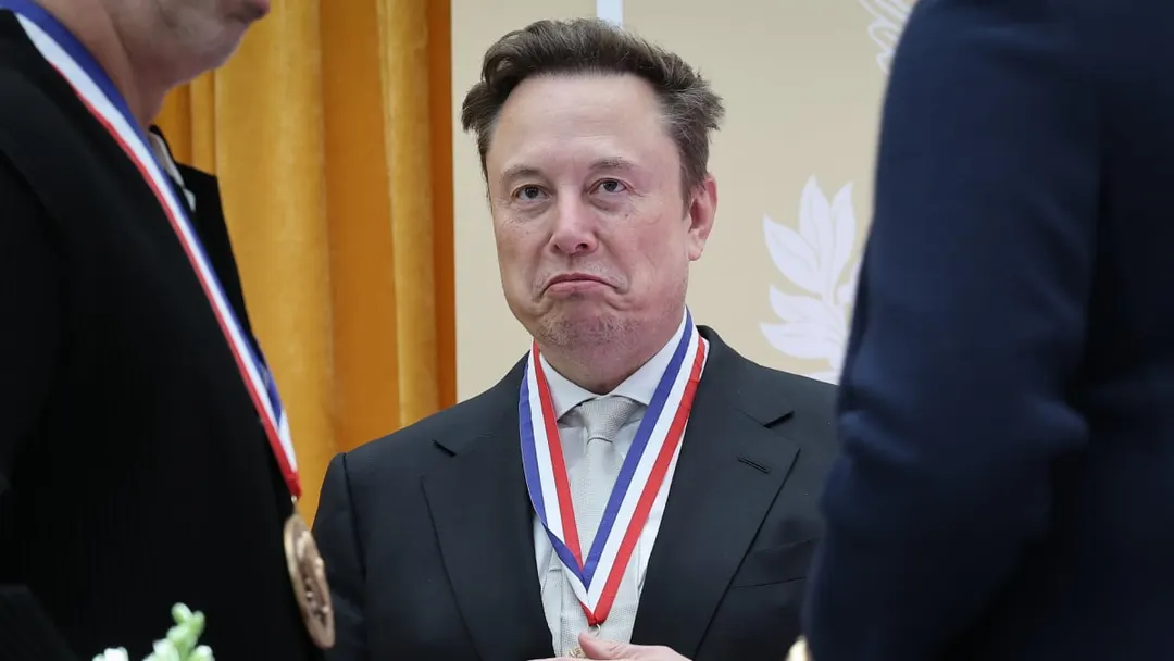 Маск предложил отправлять фото кредитки в Grok для покупок