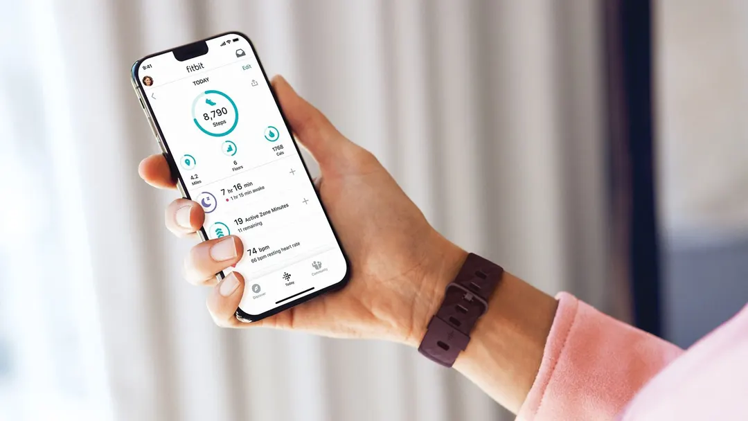 Google принудительно переводит последних пользователей Fitbit на Google Health