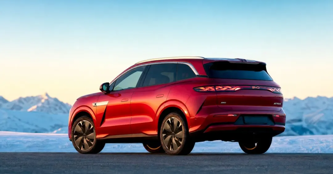 BYD представила флагманский 7-местный электрокроссовер Atto 8 с запасом хода 650 км