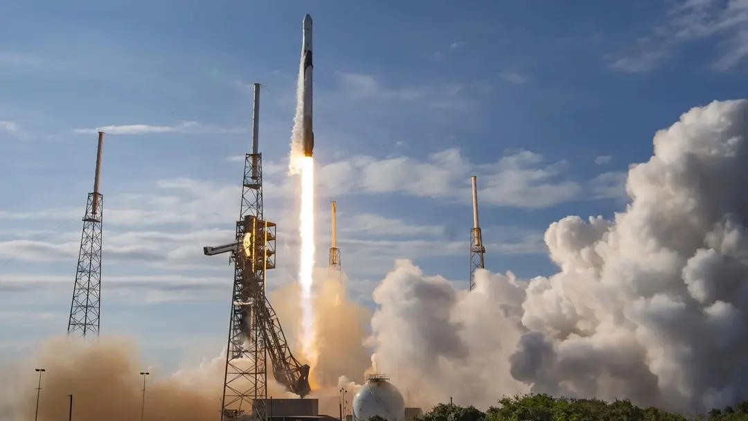 SpaceX отправит 2860 кг груза на МКС 13 октября