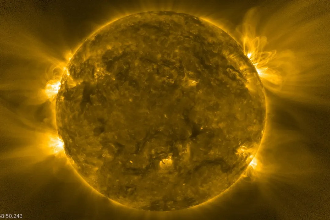 Solar Orbiter выяснил происхождение S-образного изгиба магнитного поля Солнца