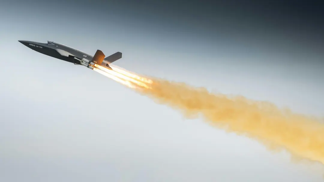 Дрон Valkyrie впервые полетел в Европе: дальность 5000 км и Mach 0,8