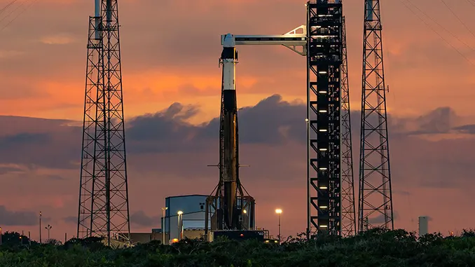 SpaceX запустит к МКС грузовой Dragon с последними солнечными панелями iROSA