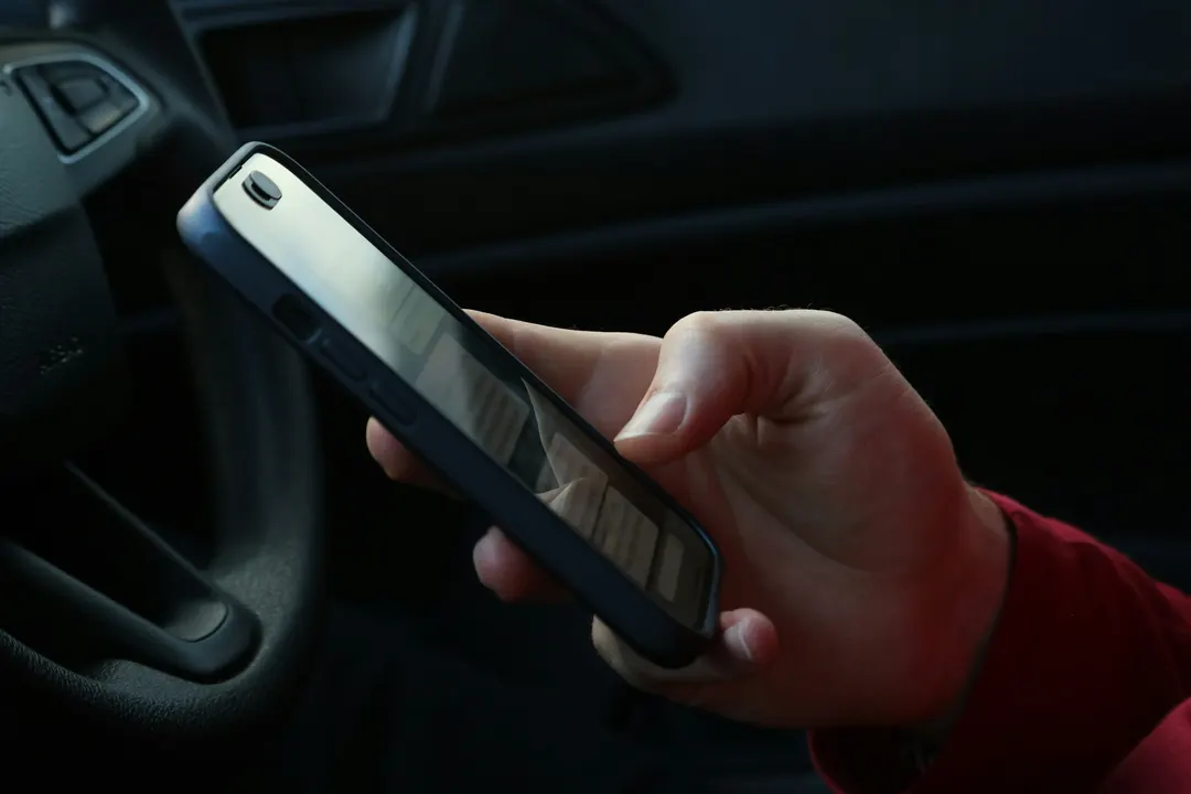 Поставки смартфонов в Китае упали на 15,4%, Huawei растёт