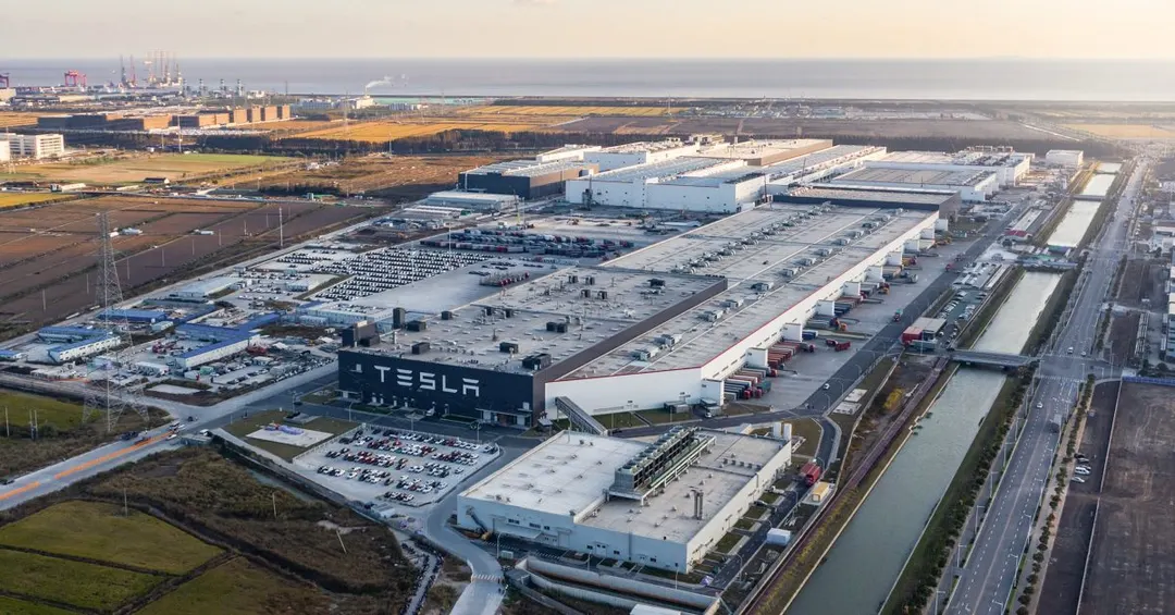 Tesla в Китае: продажи упали на 12%, экспорт вырос вдвое