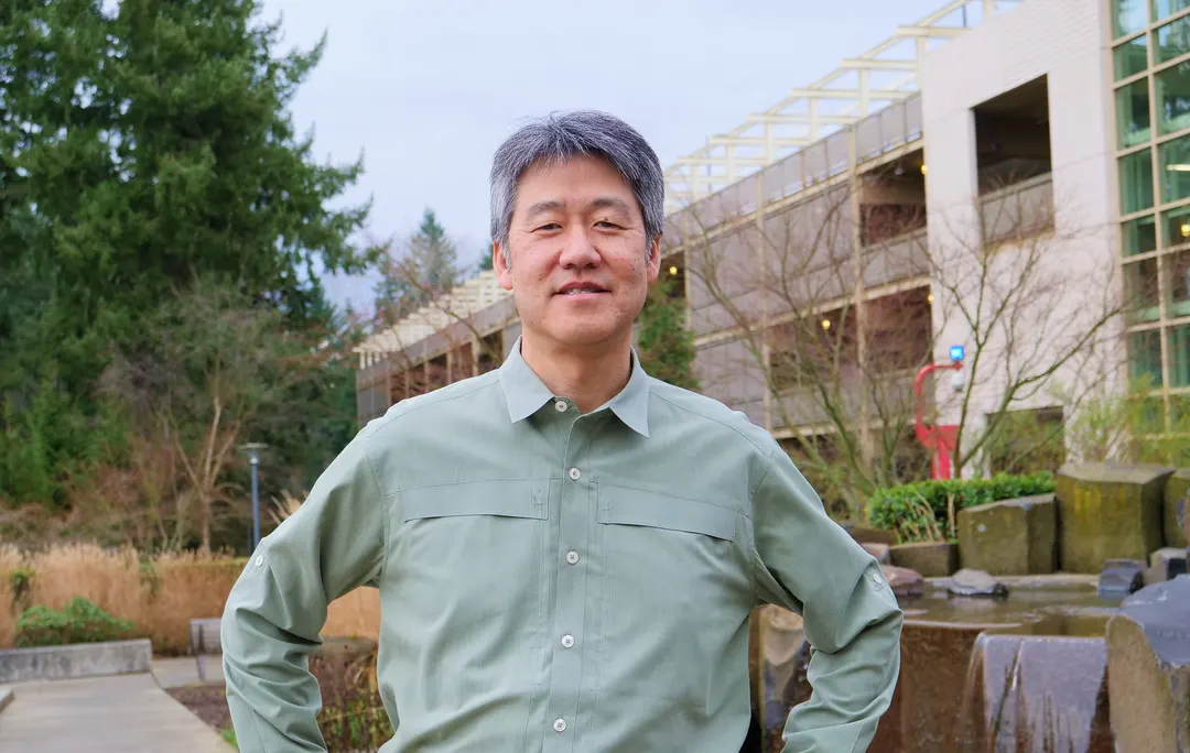 Глава Microsoft Science Питер Ли уходит в команду Mercedes F1 советником по ИИ