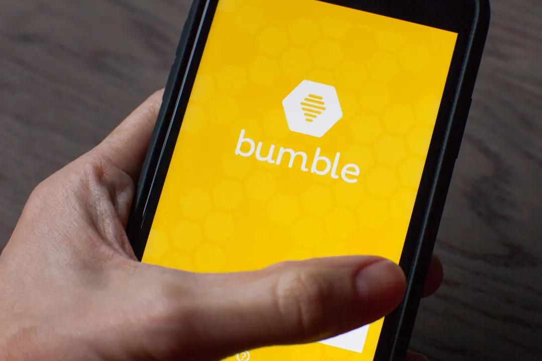 Bumble уходит с биржи в сделке на $1,3 млрд на фоне падения выручки