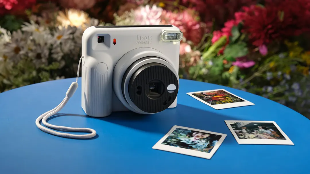 Fujifilm представила Instax Square 2 с переключателем «настроения» снимков