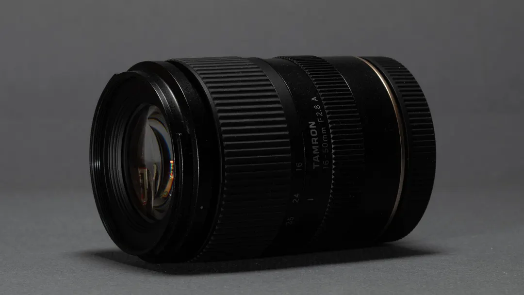 Tamron выпустила зум 16-50mm F2.8 для APS-C за $529
