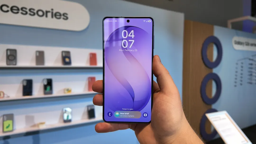 Galaxy S27 и S27+ не получат новую фронтальную камеру