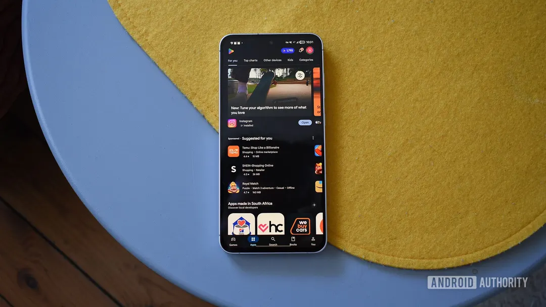 Google начала продавать смартфоны Pixel и Samsung прямо в Play Store