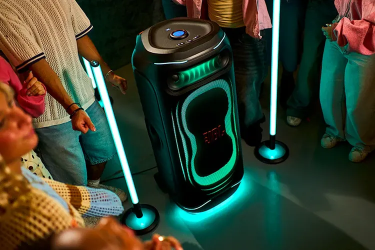 JBL PartyBox Ultimate 2: колонка на 1500 Вт за $1799,99