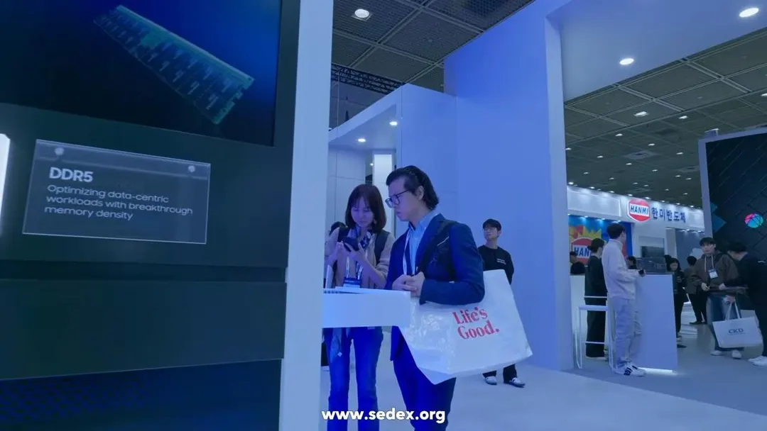 Samsung и SK Hynix представили конкурирующие HBM4 на SEDEX 2026