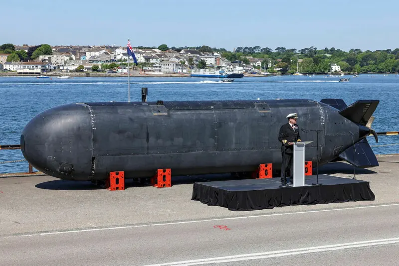 Британия ищет поставщиков для робоподлодки Type 93