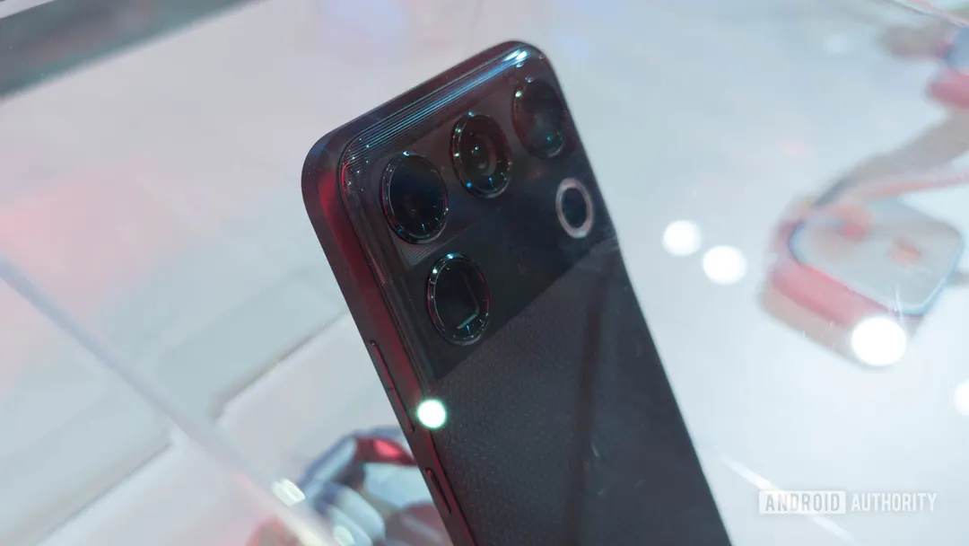 Motorola Signature 27: до 7 лет обновлений Android, но с оговоркой