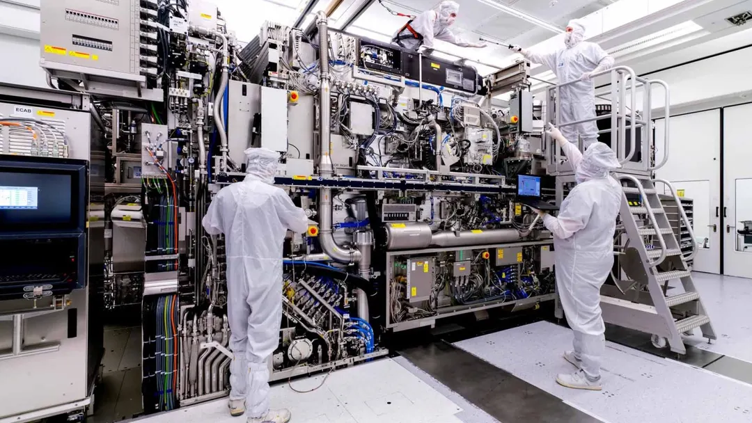 ASML: ограничения США на DUV подтолкнут Китай к своим технологиям