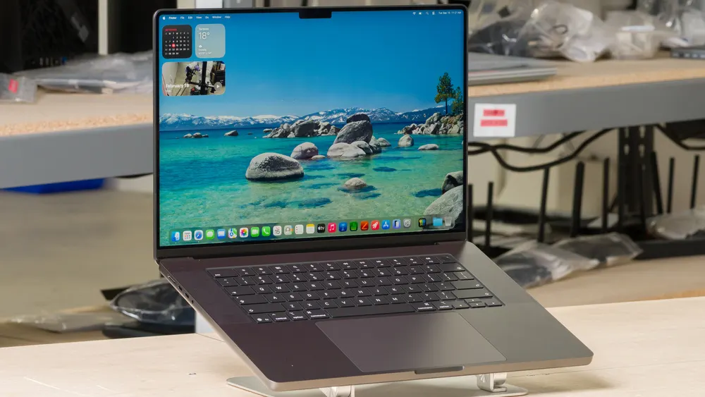 Обзор MacBook Pro 16 (M5, 2026): чипы M5 Pro и M5 Max, до 128 ГБ памяти