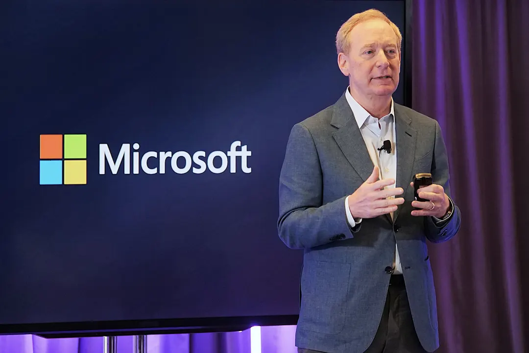 Microsoft отвергла обвинения Вэнса в мошенничестве с визами
