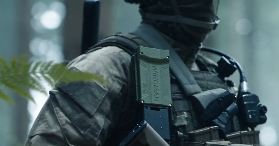 MyDefence выпустила носимый детектор дронов Wingman Edge на 6 км