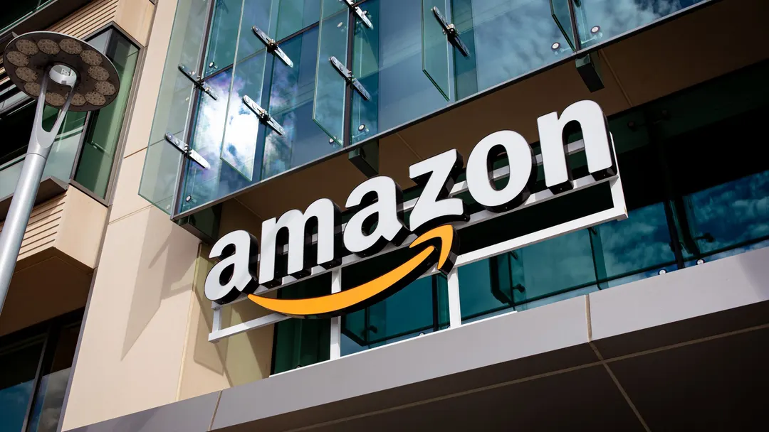 Amazon анонсировала ИИ-носимые устройства Bee