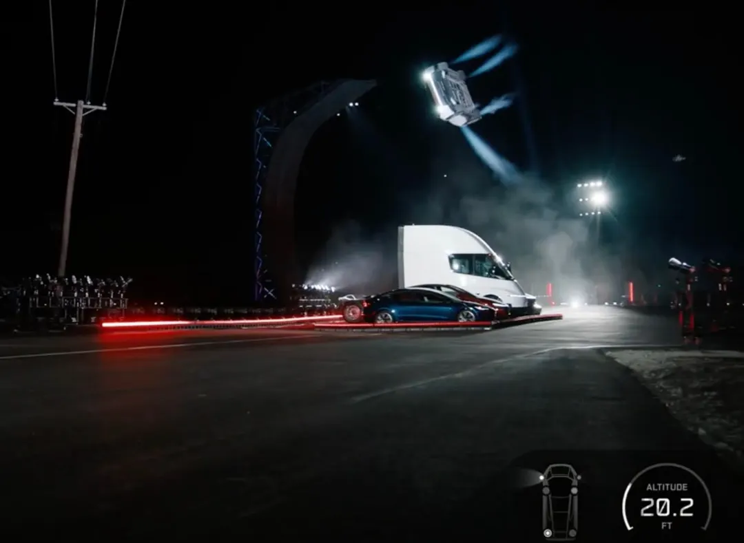 Tesla показала Roadster второго поколения с ускорителями SpaceX