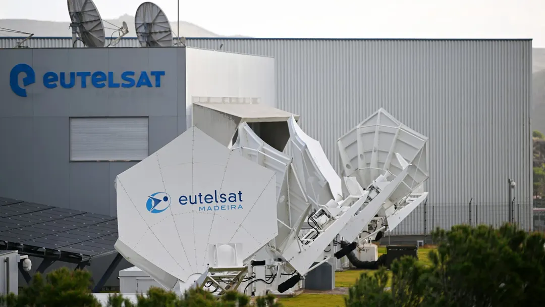 Акции Eutelsat выросли на 25% за неделю на фоне ограничений Starshield для Украины