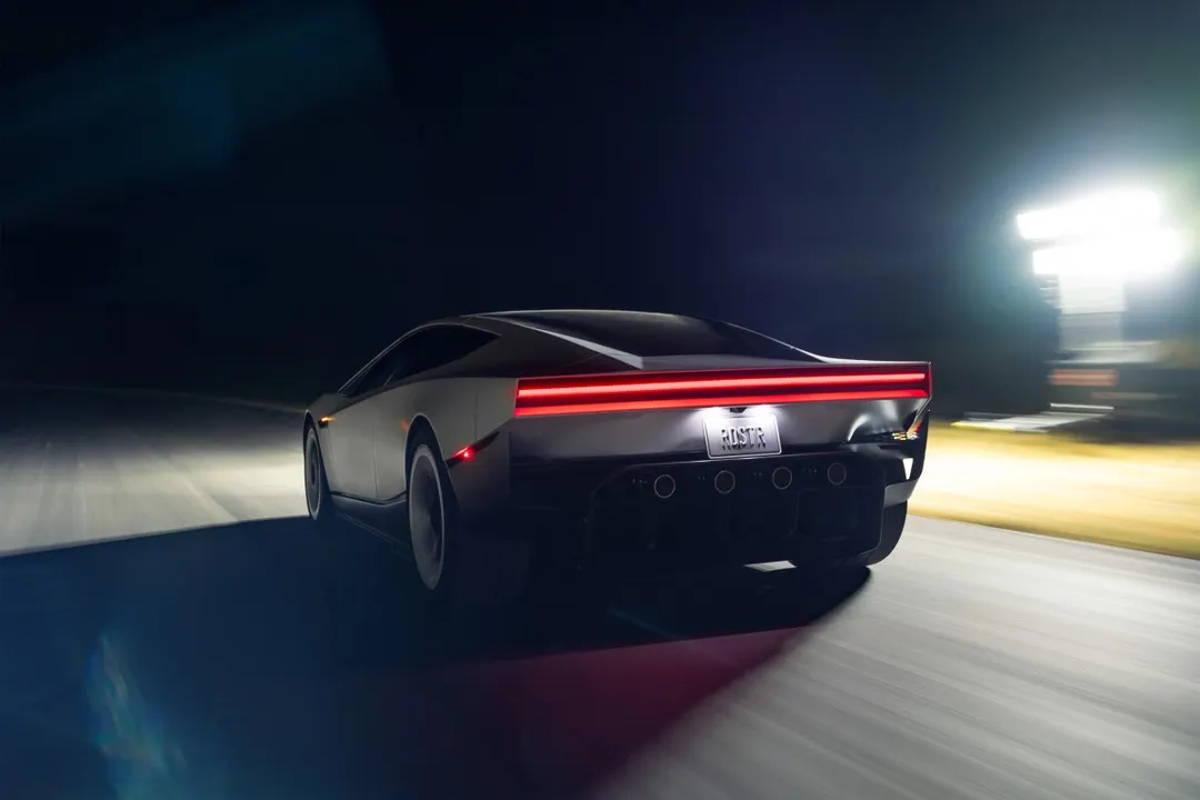 Tesla раскрыла характеристики Roadster: 1 МВт, зарядка за 10 минут и версия с реактивной тягой