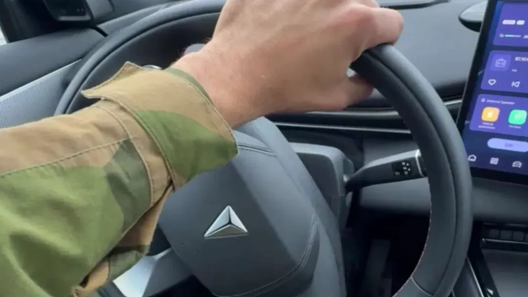 Автомобили в аренде у армии Норвегии тайно записывали солдат на видео