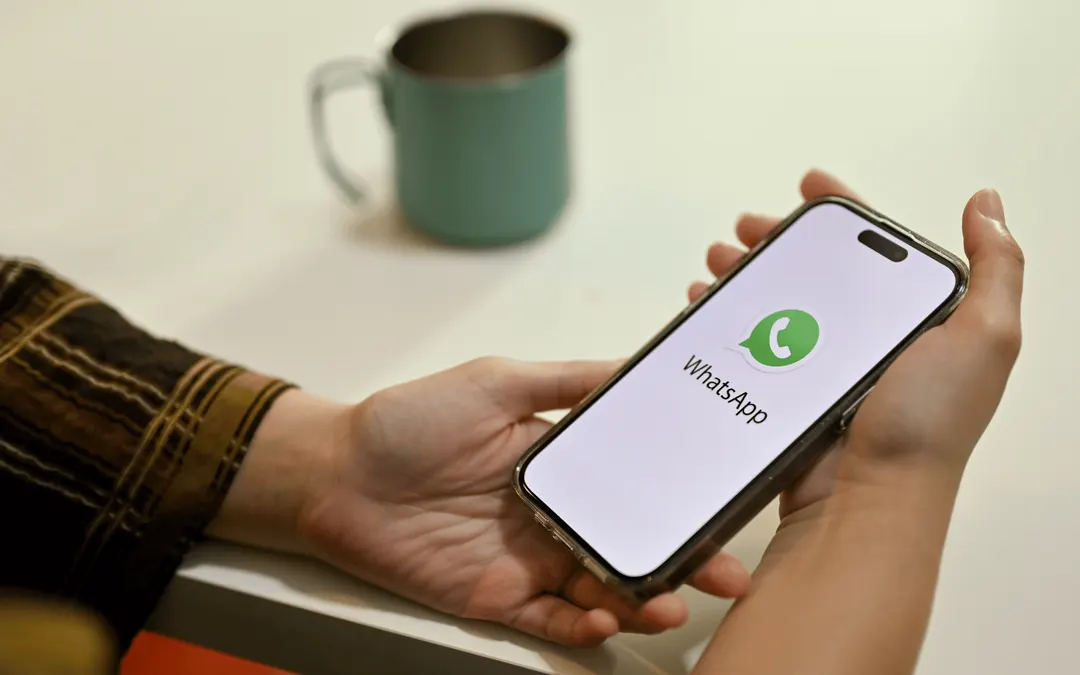 WhatsApp тестирует запрос геолокации у контактов в чате