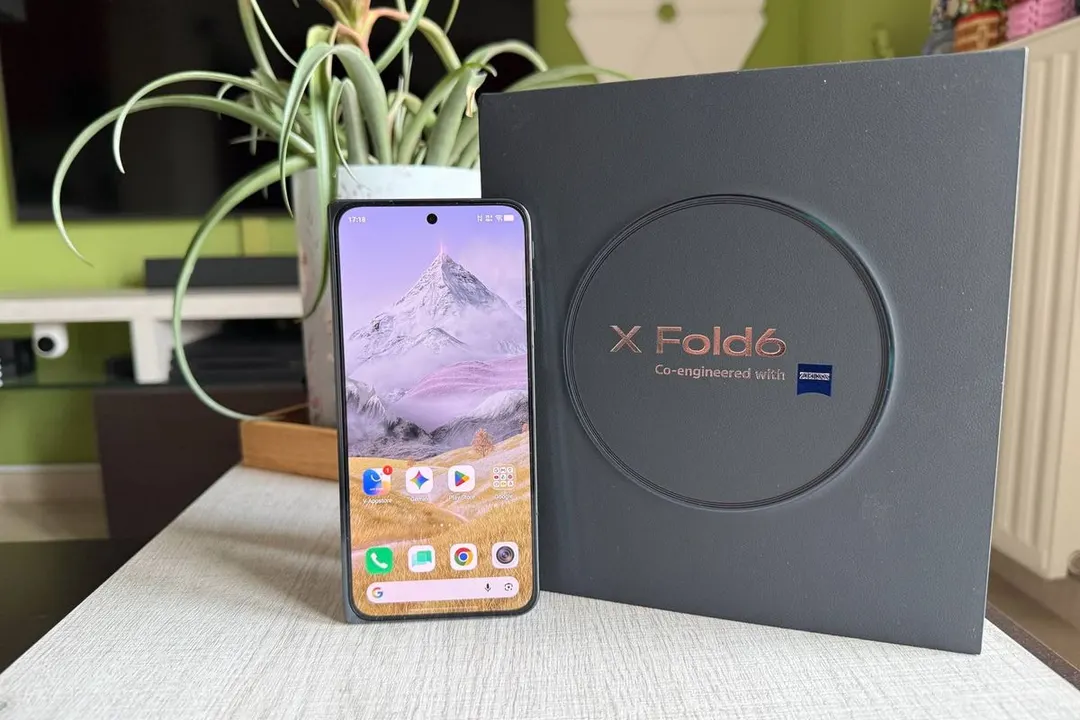 Обзор vivo X Fold6: 200-Мп камера и большой аккумулятор в тонком корпусе