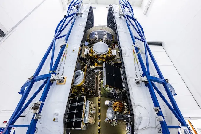 SpaceX запускает капсулу Starfall и 31 аппарат на Bandwagon-5