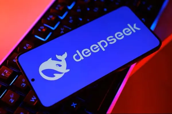 Китайские ИИ-модели заняли 48% запросов на OpenRouter и усилили ценовую войну