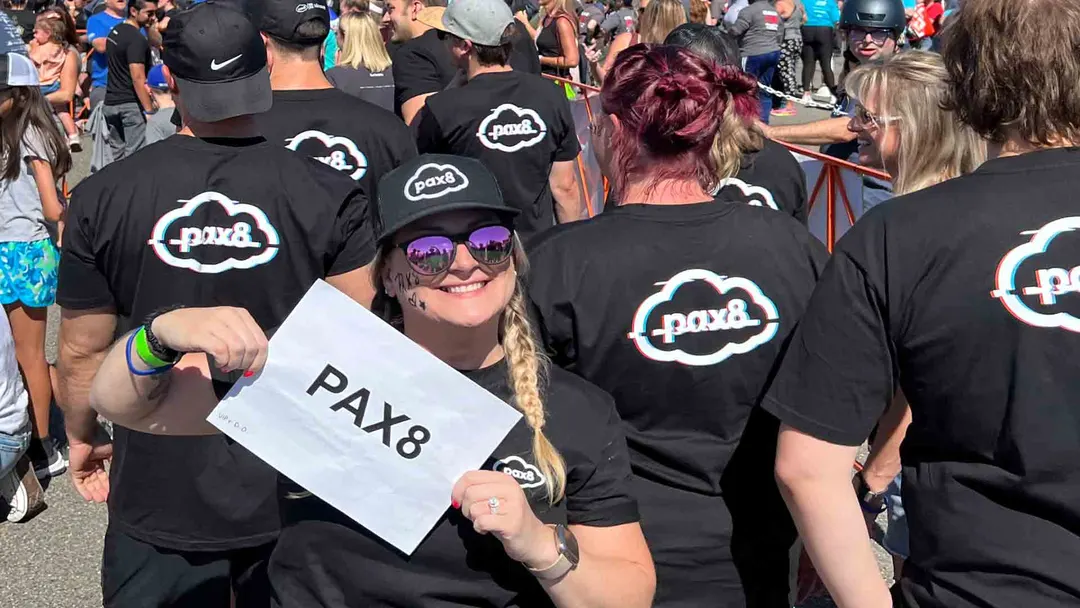 Pax8 запустила 8os для управления ИИ-агентами и 8bot как ИИ-сотрудника