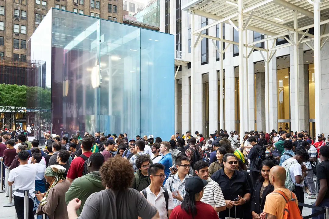 Apple наращивает долю рынка на фоне падения отрасли