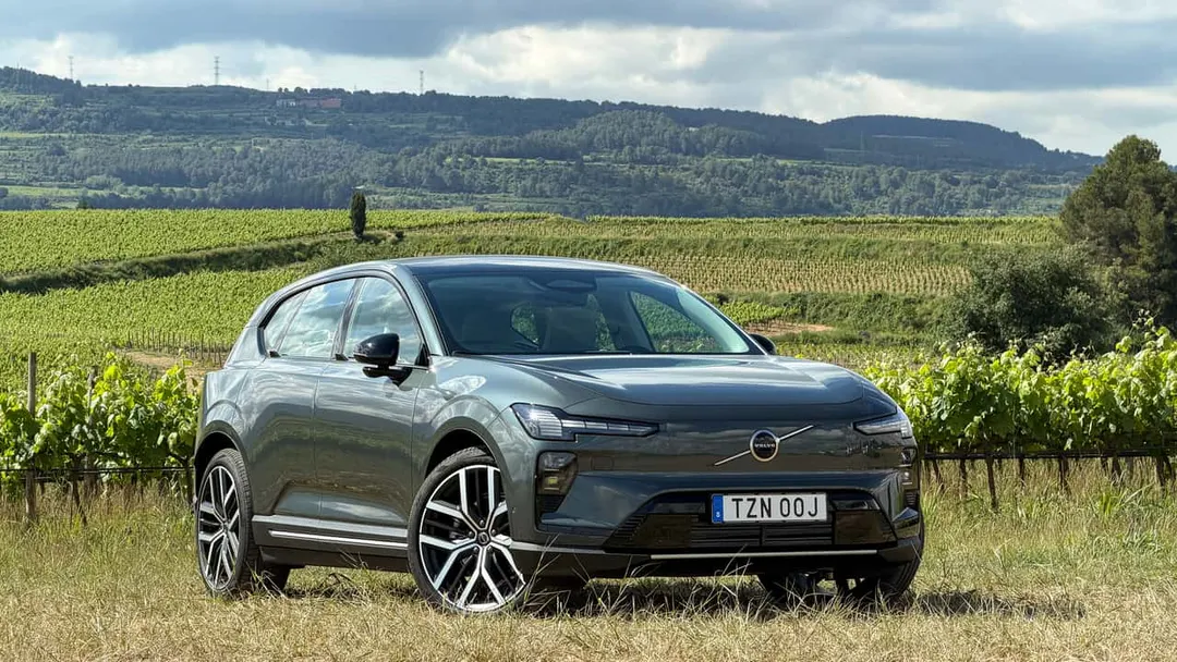 Volvo EX60 в тесте Edmunds проехал 352 мили против 312 по EPA