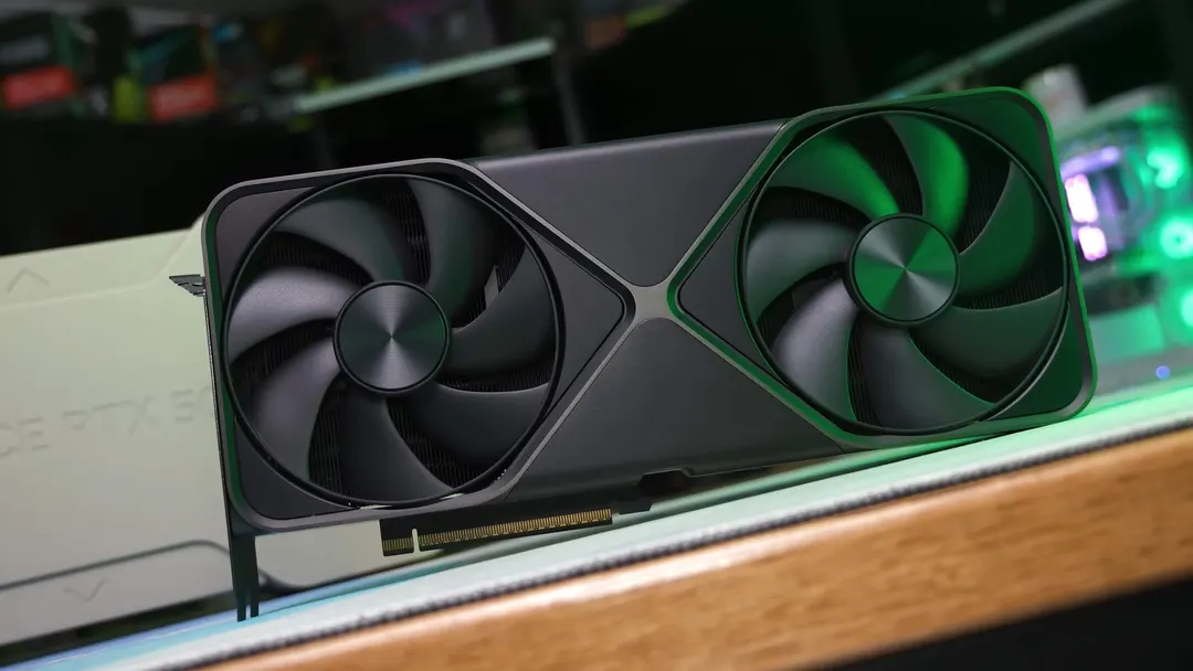 Nvidia отрицает снятие RTX 5090 с производства, но цены превышают $9 300