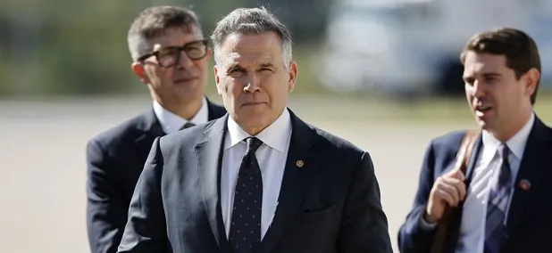 Сенатор Маккормик призвал ускорить выдачу разрешений ради ИИ-лидерства США