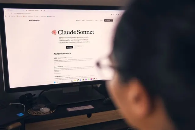 Техногиганты обучают инженеров FDE для внедрения ИИ