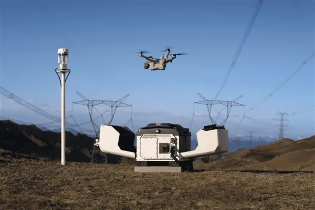 DJI выпустила станцию Dock 4 с автоматической заменой батарей