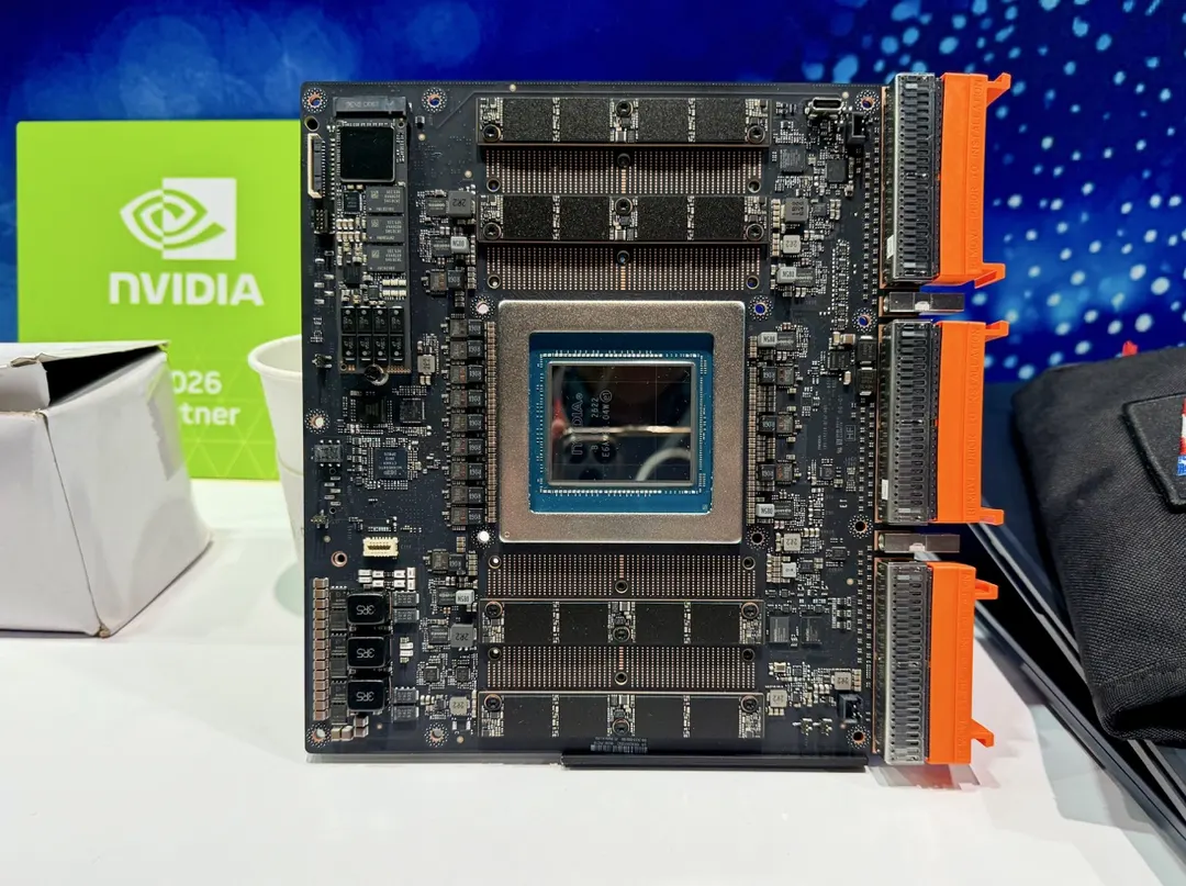 NVIDIA показала на OCP 2026 сервер BlueField-4 STX для контекстной памяти