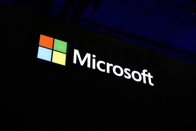 MacBook Neo давит на Microsoft: Surface 12" могут урезать ради низкой цены