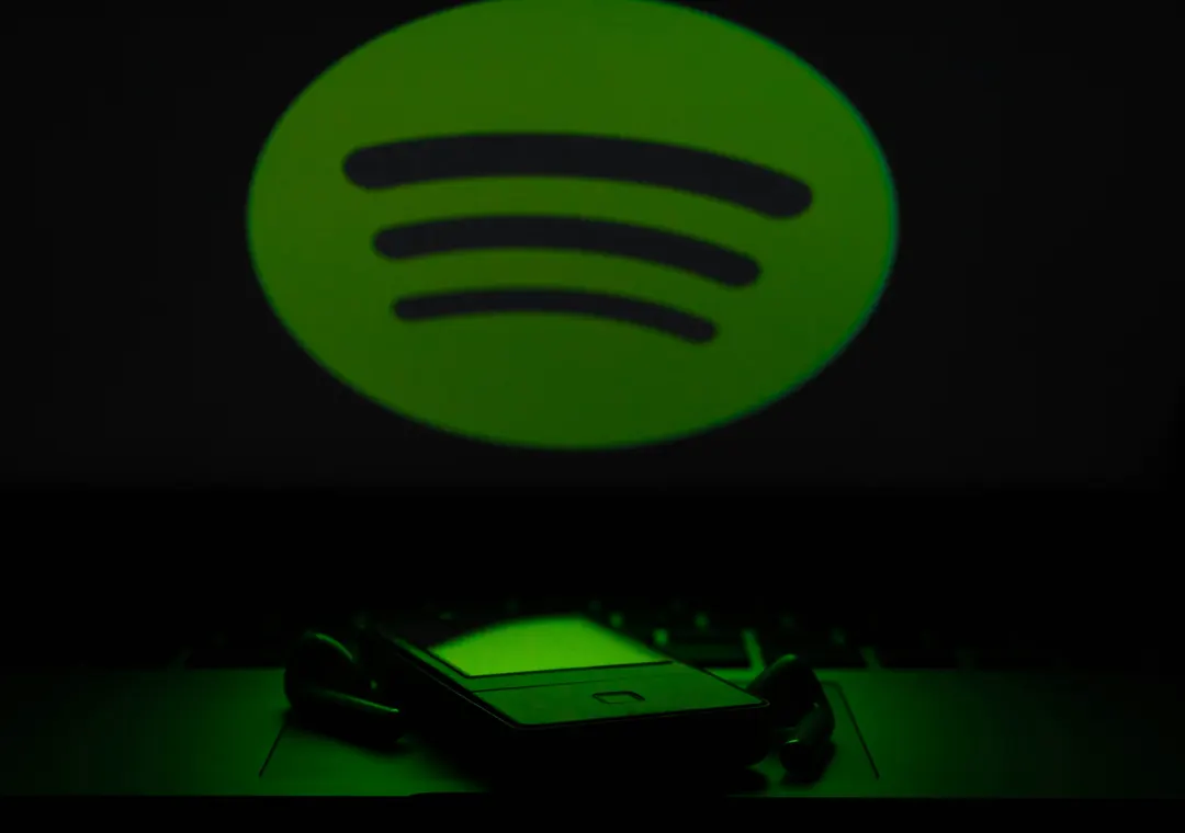 Spotify ввела QR-проверку для Family-плана и грозит баном на год