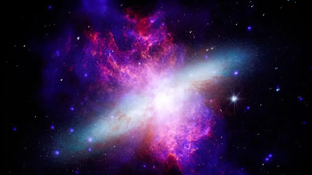 NASA показала 16 изображений галактик по данным Chandra, Webb и Hubble