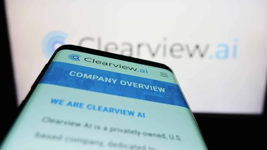 Clearview AI оспаривает штраф ICO в £7,5 млн за распознавание лиц