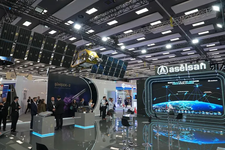 Aselsan построит спутниковую группировку Astralink из 198 аппаратов