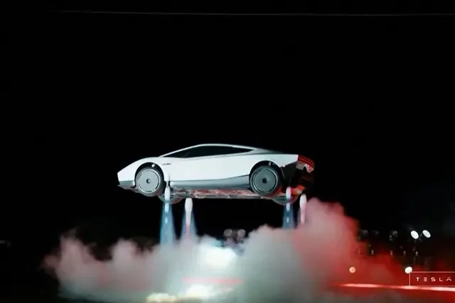 Анализ: Маск объединил ракетные технологии с Roadster 2