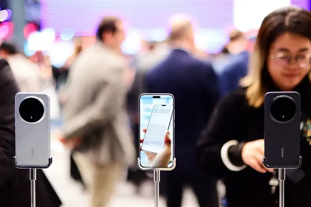 Рост цен на память заставляет производителей смартфонов переходить с LTPO на LTPS