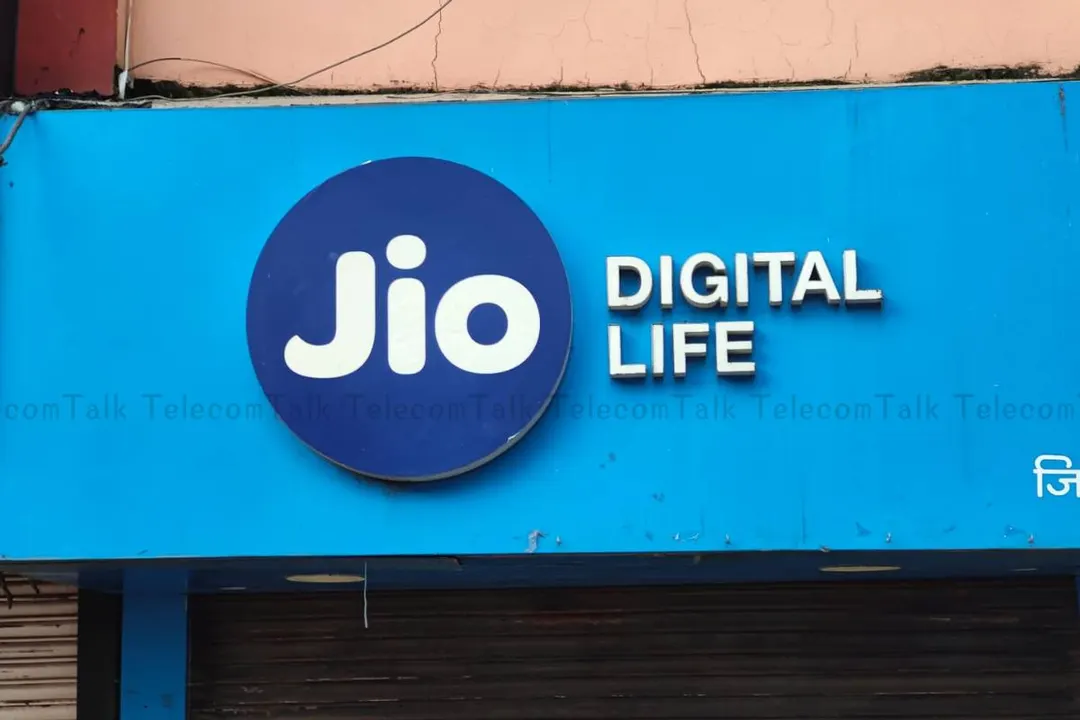 Reliance сохранит контроль над Jio после IPO, но доля снизится до 64,5%