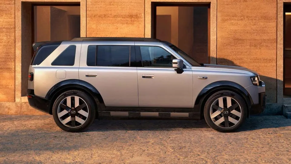 Land Rover возродил Freelander как 617-сильный внедорожник
